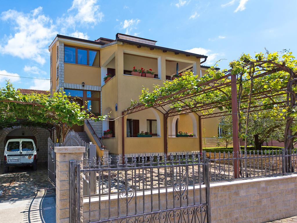 Bella Vista Apartment Пореч Екстериор снимка